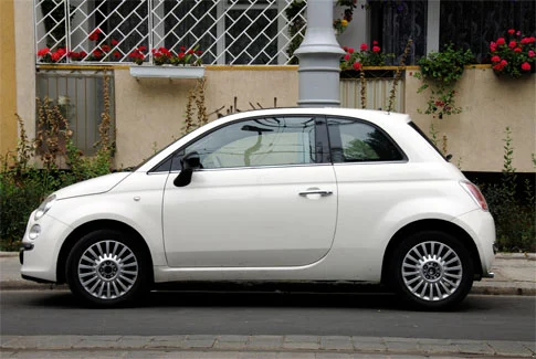 weißer Fiat 500 – Beispiel für Gebrauchtwagenankauf Eschborn